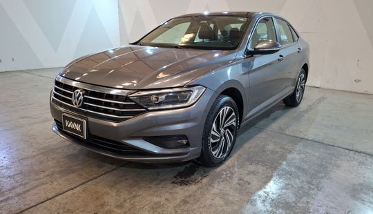 Volkswagen • Jetta