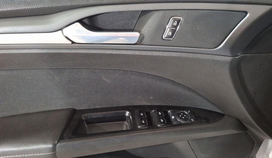 Ford Fusion 2.5 SE I4 NAV MR AT Sedan 2013