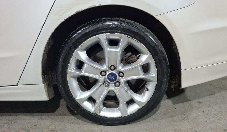 Ford Fusion 2.5 SE I4 NAV MR AT Sedan 2013