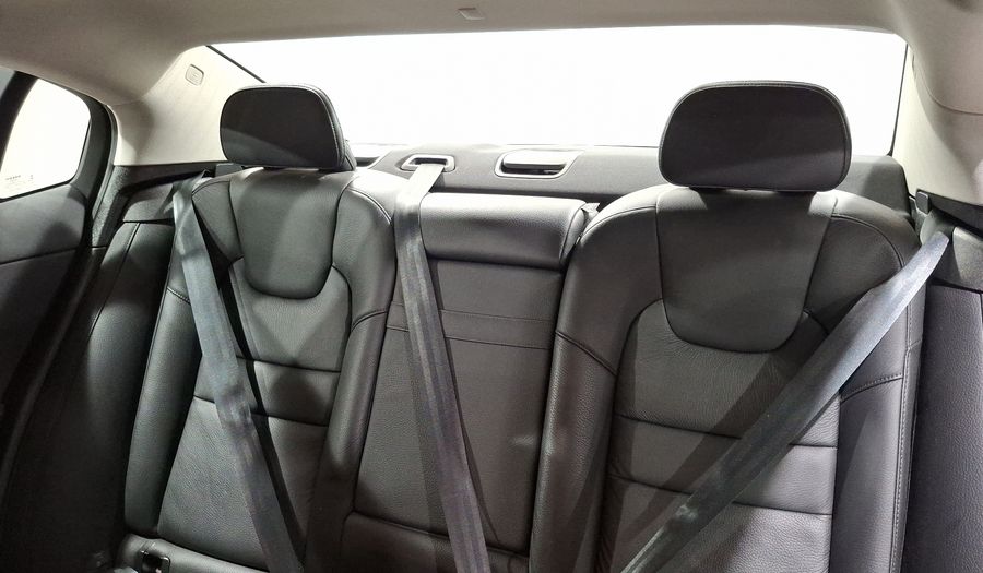 Volvo S60 2.0 T5 MOMENTUM AUTO Sedan 2021