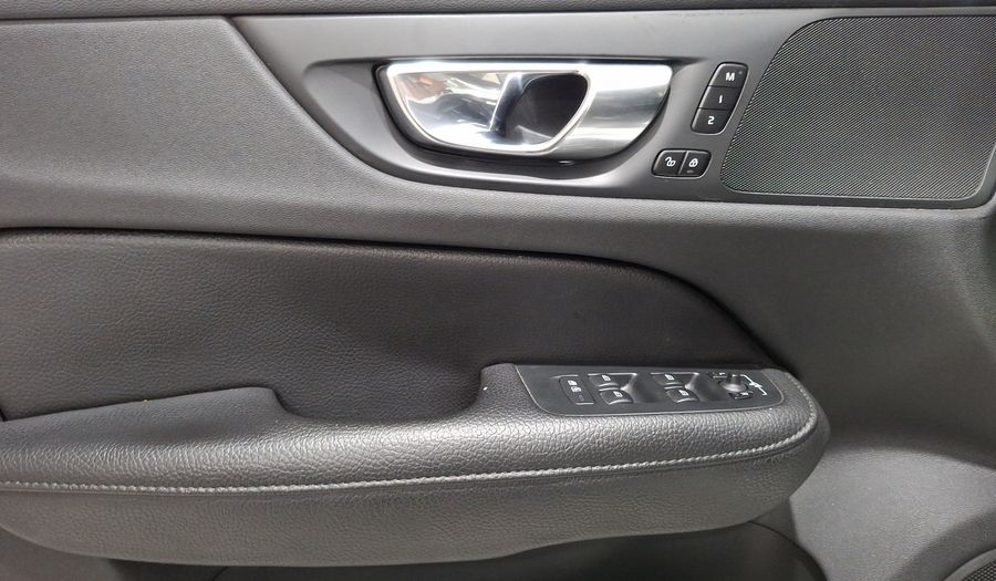 Volvo S60 2.0 T5 MOMENTUM AUTO Sedan 2021