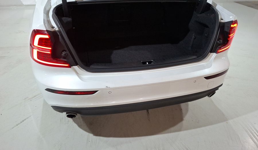 Volvo S60 2.0 T5 MOMENTUM AUTO Sedan 2021