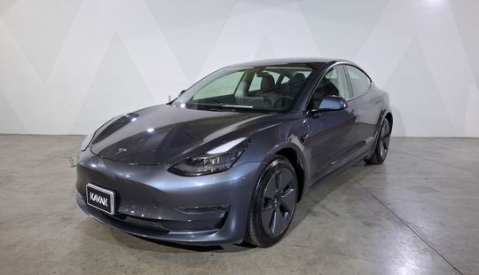 Tesla • Model 3