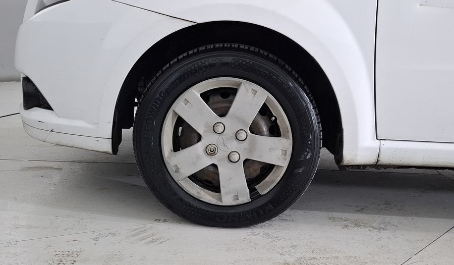 Chevrolet Aveo 1.6 MT M Sedan 2013