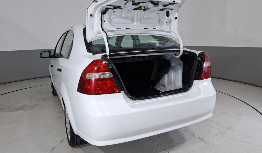 Chevrolet Aveo 1.6 MT M Sedan 2013