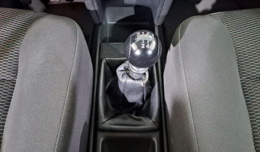 Chevrolet Aveo 1.6 MT M Sedan 2013