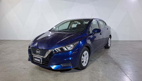 Nissan • Versa