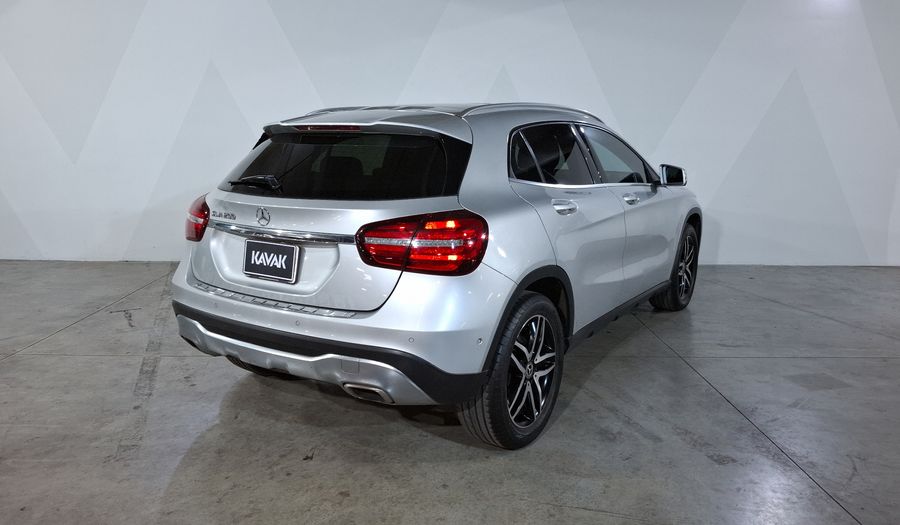 Mercedes Benz Clase Gla 1.6 GLA 200 SPORT DCT Suv 2018