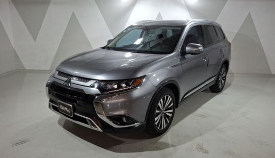 Mitsubishi • Outlander