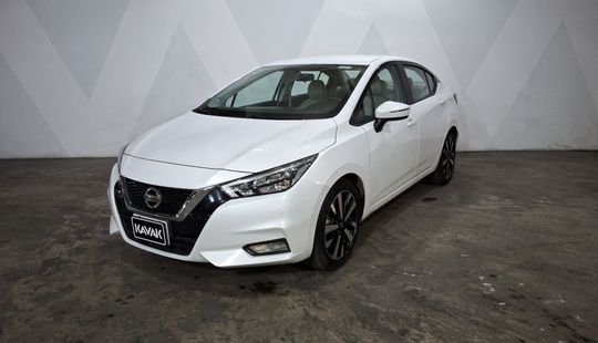 Nissan • Versa