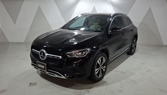 Mercedes Benz • Clase GLA