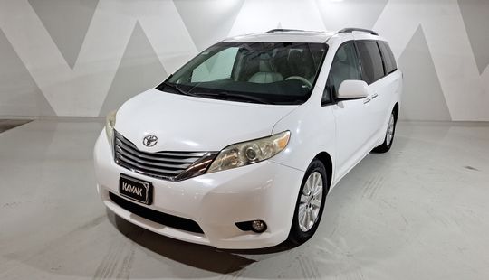 Toyota • Sienna