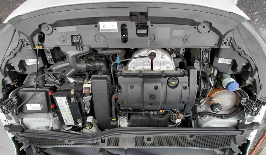 Peugeot 208 1.6L STYLE TIPTRONIC Hatchback 2022