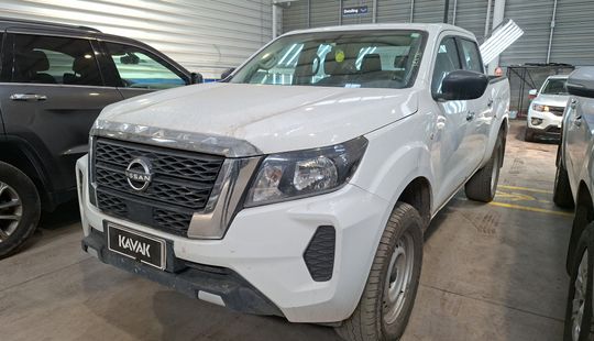 Nissan • Navara