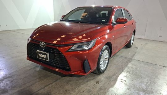 Toyota • Yaris