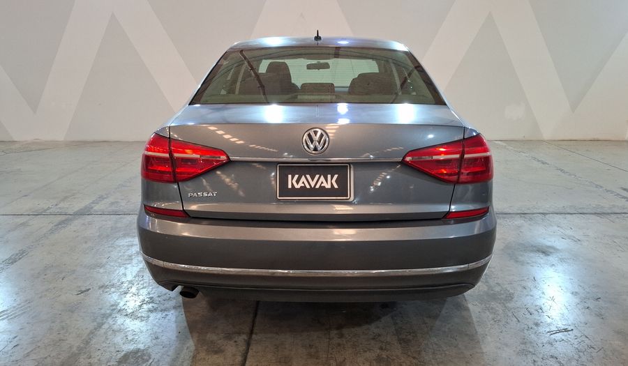 Volkswagen Passat 2.5 COMFORTLINE Sedan 2016