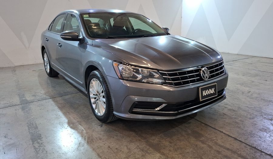 Volkswagen Passat 2.5 COMFORTLINE Sedan 2016