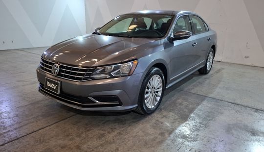 Volkswagen • Passat