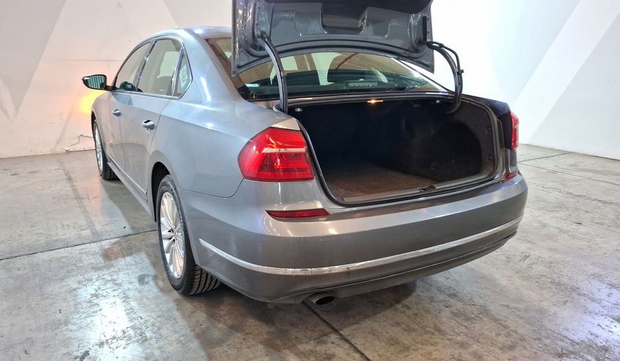 Volkswagen Passat 2.5 COMFORTLINE Sedan 2016