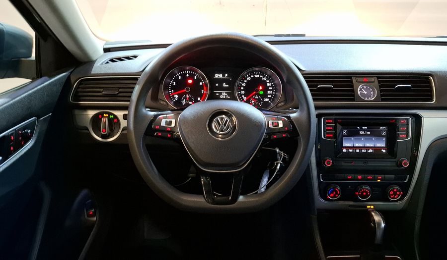 Volkswagen Passat 2.5 COMFORTLINE Sedan 2016
