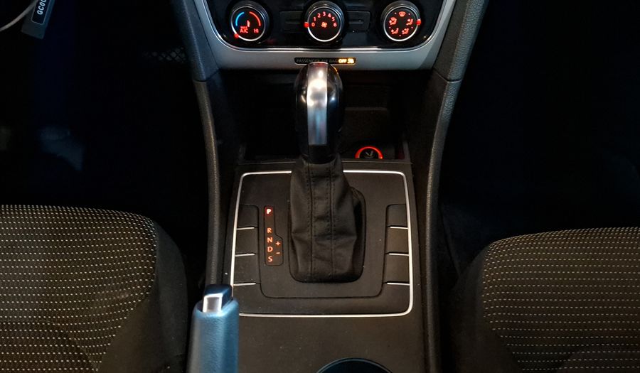 Volkswagen Passat 2.5 COMFORTLINE Sedan 2016