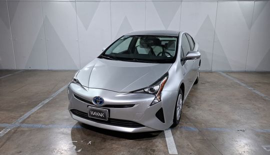 Toyota • Prius