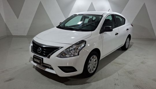 Nissan • Versa