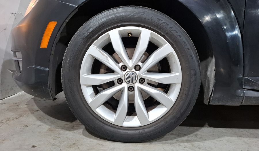 Volkswagen Beetle 2.5 SPORT TIPTRONIC Hatchback 2013