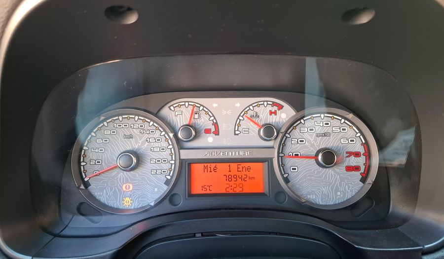 Fiat Strada 1.6 16V ADVENTURE CD Pickup 2013