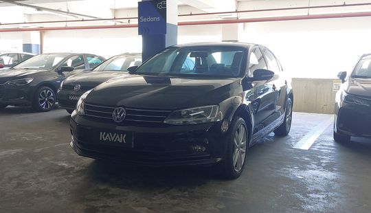 Volkswagen • Jetta