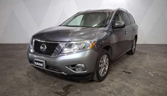 Nissan • Pathfinder
