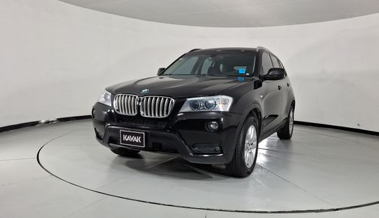 2014 • 93,431 km • Automático