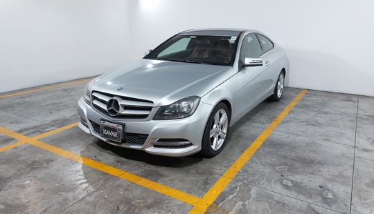 Mercedes Benz • Clase C