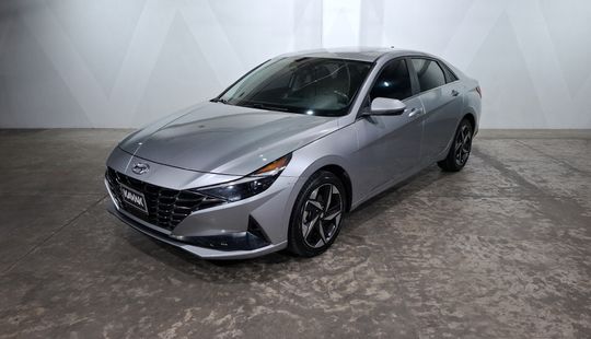 Hyundai • Elantra