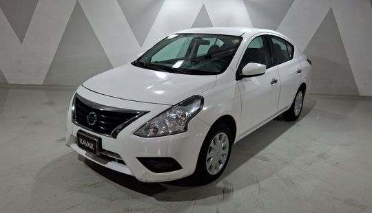 Nissan • Versa