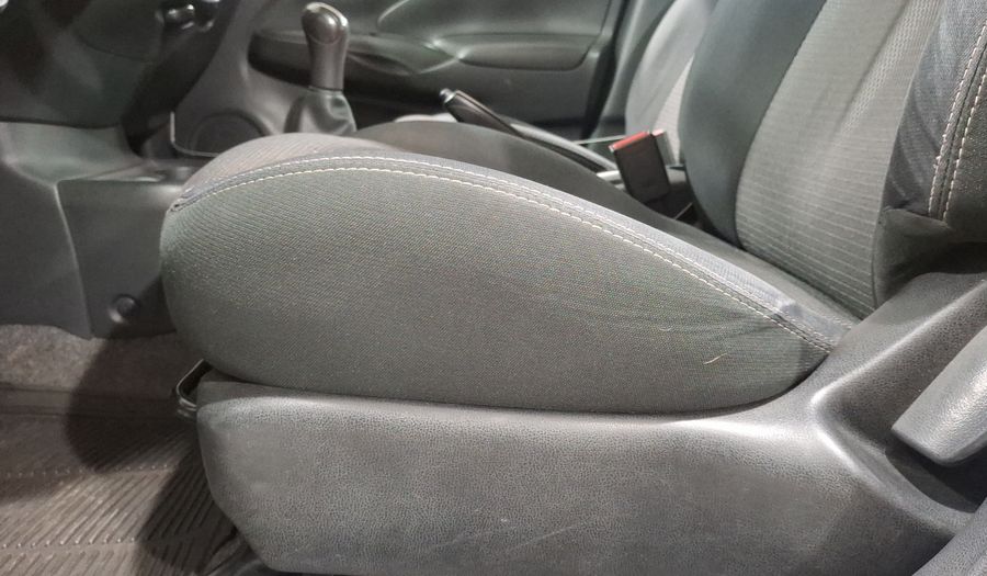 Nissan Versa 1.6 SENSE TM AC Sedan 2016