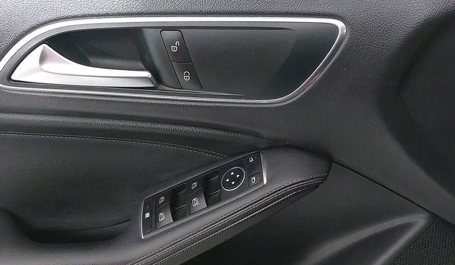 Mercedes Benz Clase Gla 1.6 GLA 180 CGI Suv 2016