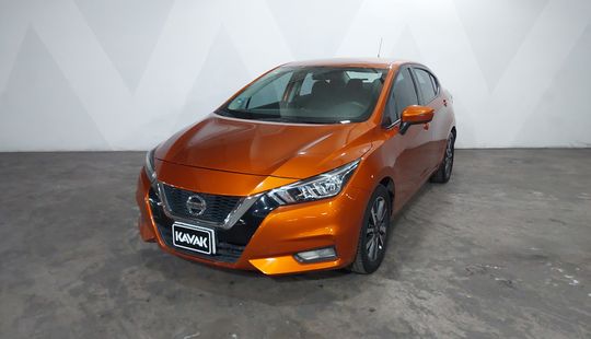 Nissan • Versa