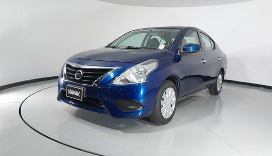 Nissan • Versa