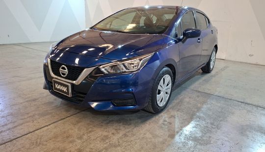 Nissan • Versa