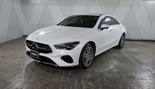 Mercedes Benz • Clase CLA