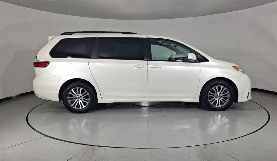 Toyota Sienna 3.5 XLE AUTO Minivan 2019