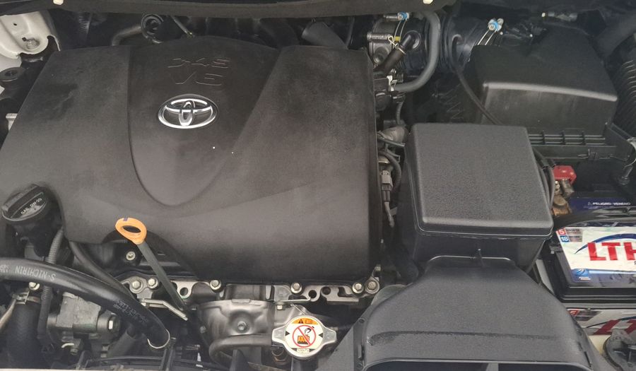 Toyota Sienna 3.5 XLE AUTO Minivan 2019