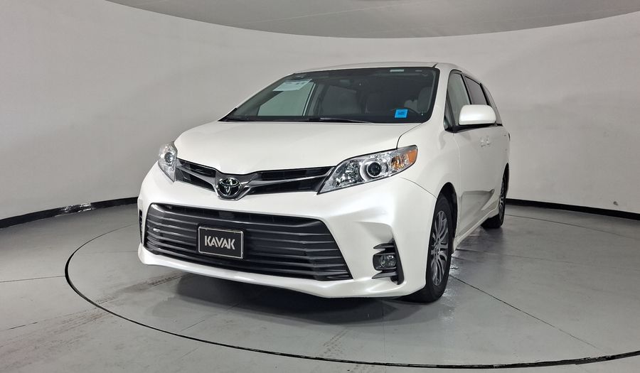 Toyota Sienna 3.5 XLE AUTO Minivan 2019