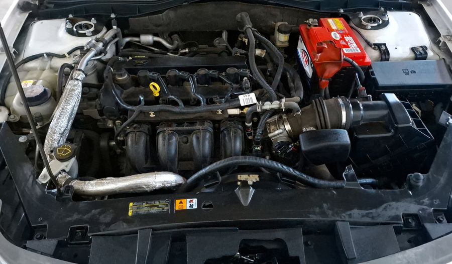 Ford Fusion 2.5 S I4 AT Sedan 2010