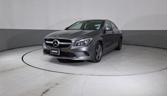 Mercedes Benz • Clase CLA