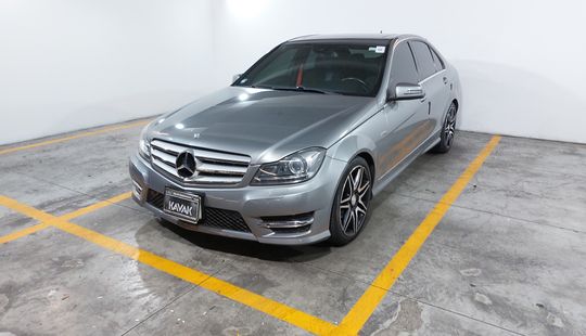 Mercedes Benz • Clase C