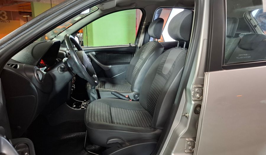 Renault Sandero 1.6 16V PH2 LUXE Hatchback 2011