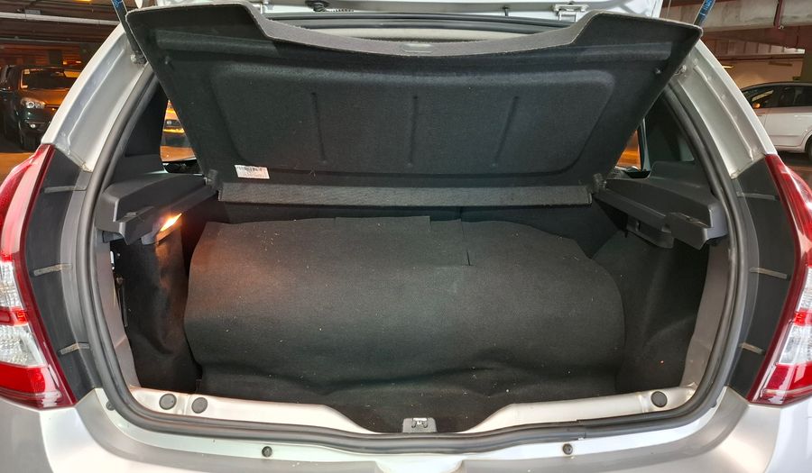 Renault Sandero 1.6 16V PH2 LUXE Hatchback 2011