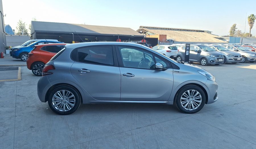 Peugeot 208 1.2 PURETECH 82 HP SIGNATURE Hatchback 2019